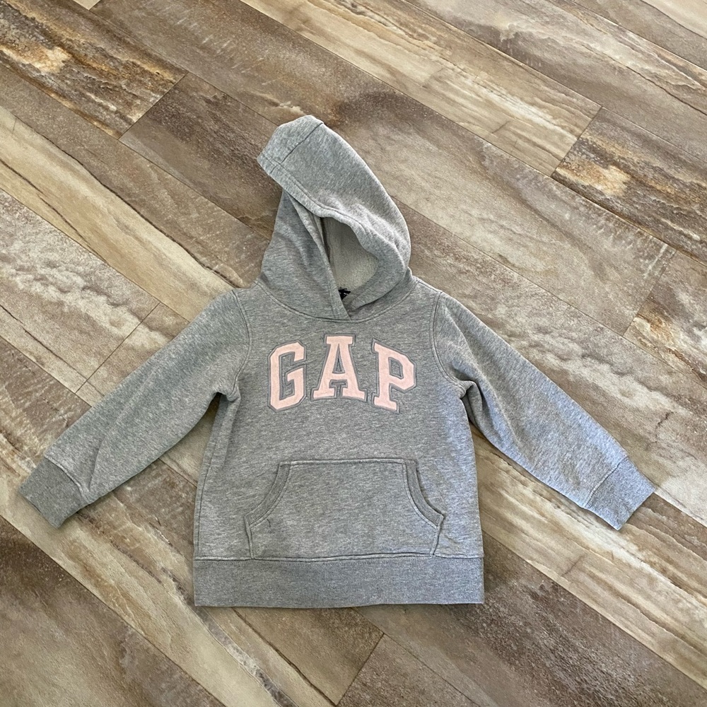 3T GAP sweatshirt